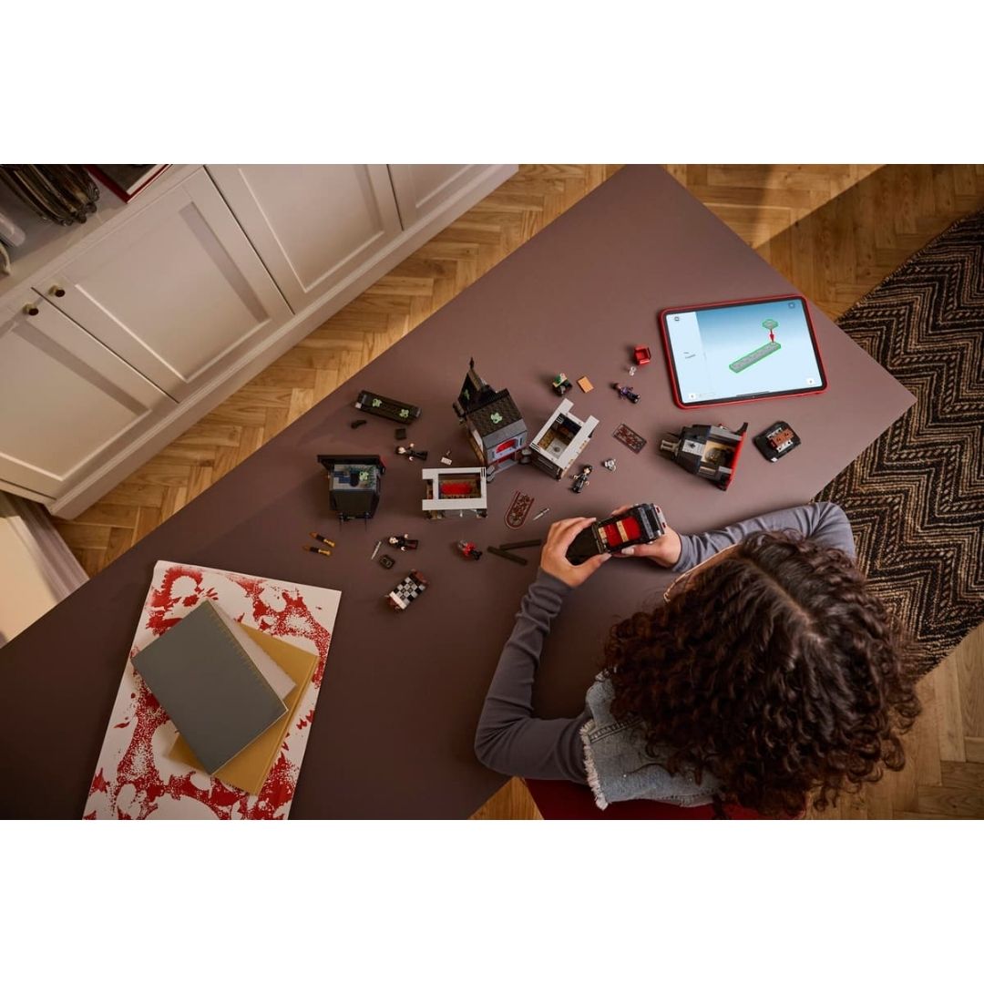 Lego 76788 Wednesday Nevermore Academy