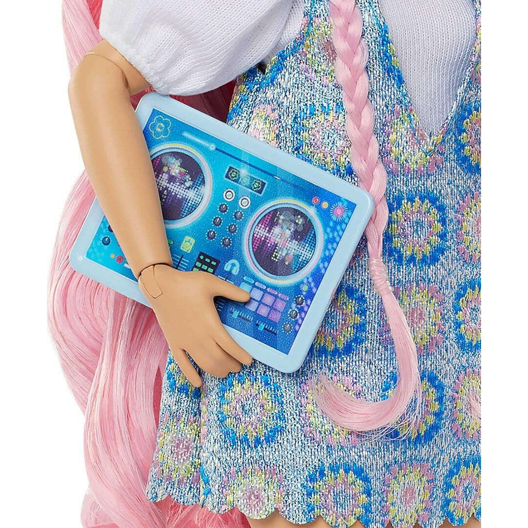 Toys N Tuck:Barbie Dream Besties Fashion Doll Daisy Jean,Barbie