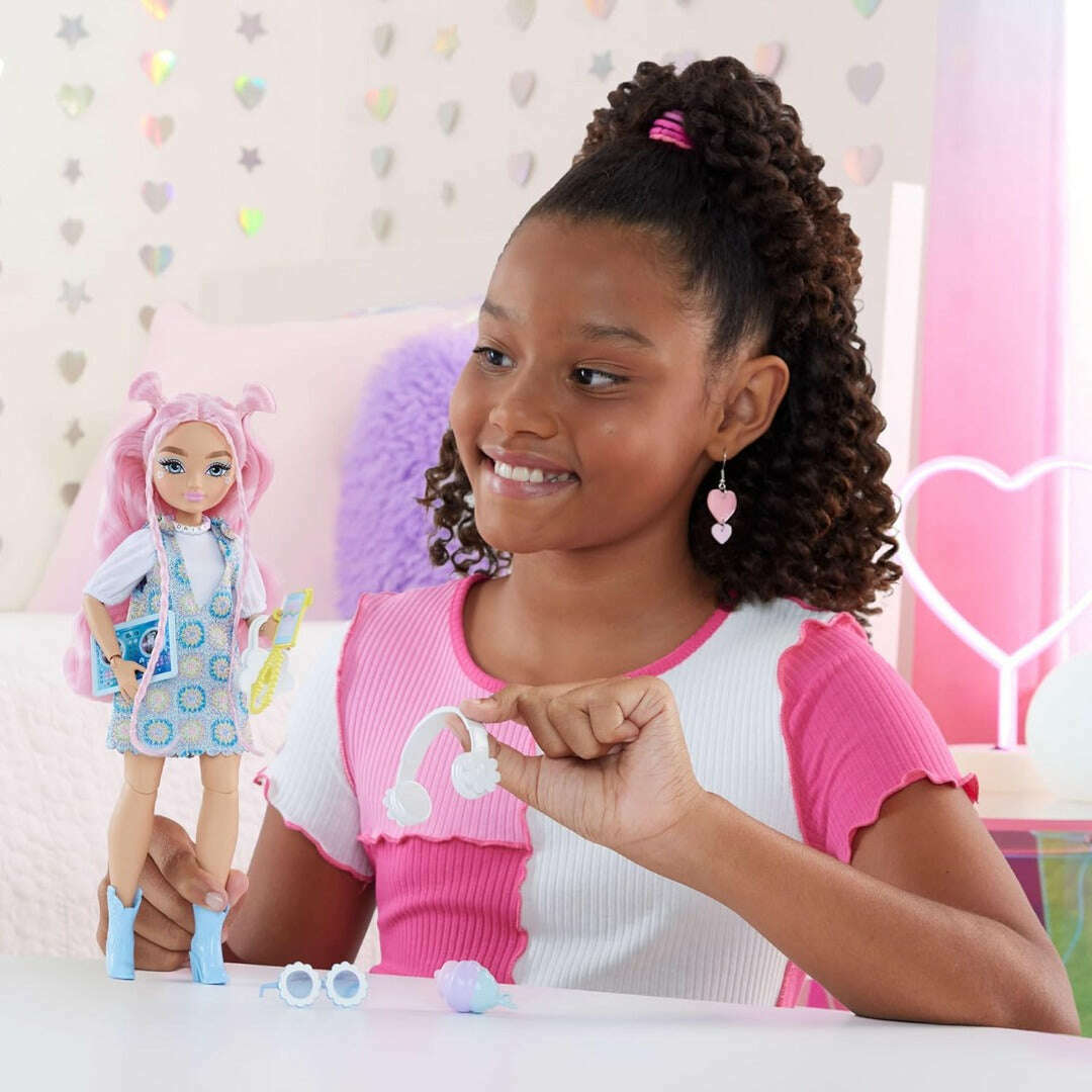 Toys N Tuck:Barbie Dream Besties Fashion Doll Daisy Jean,Barbie