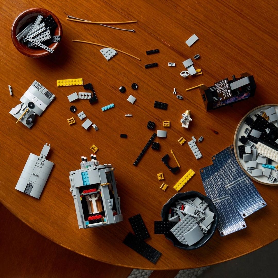 Lego 11382 Icons Hubble Space Telescope