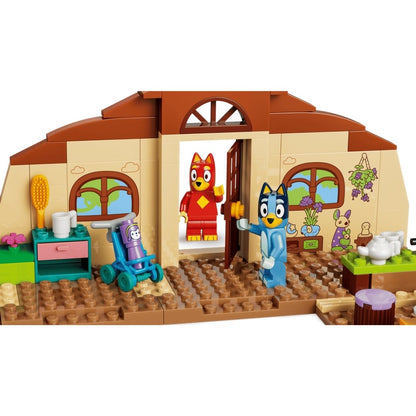 Lego 11221 Bluey School with Rusty and Bluey