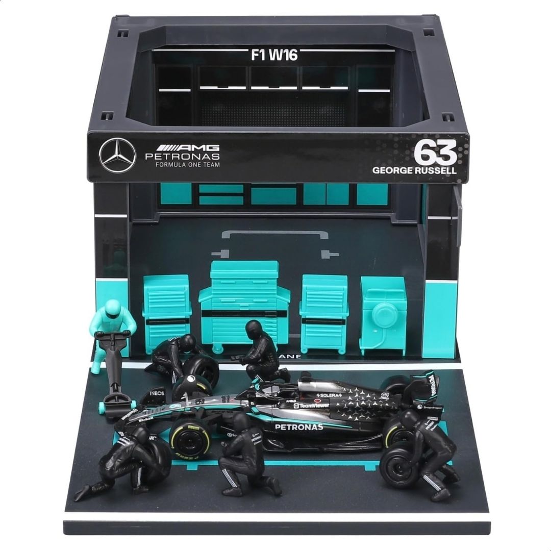 Bburago 1:43 Mercedes W16 George Russell Pit Pass Diorama Playset