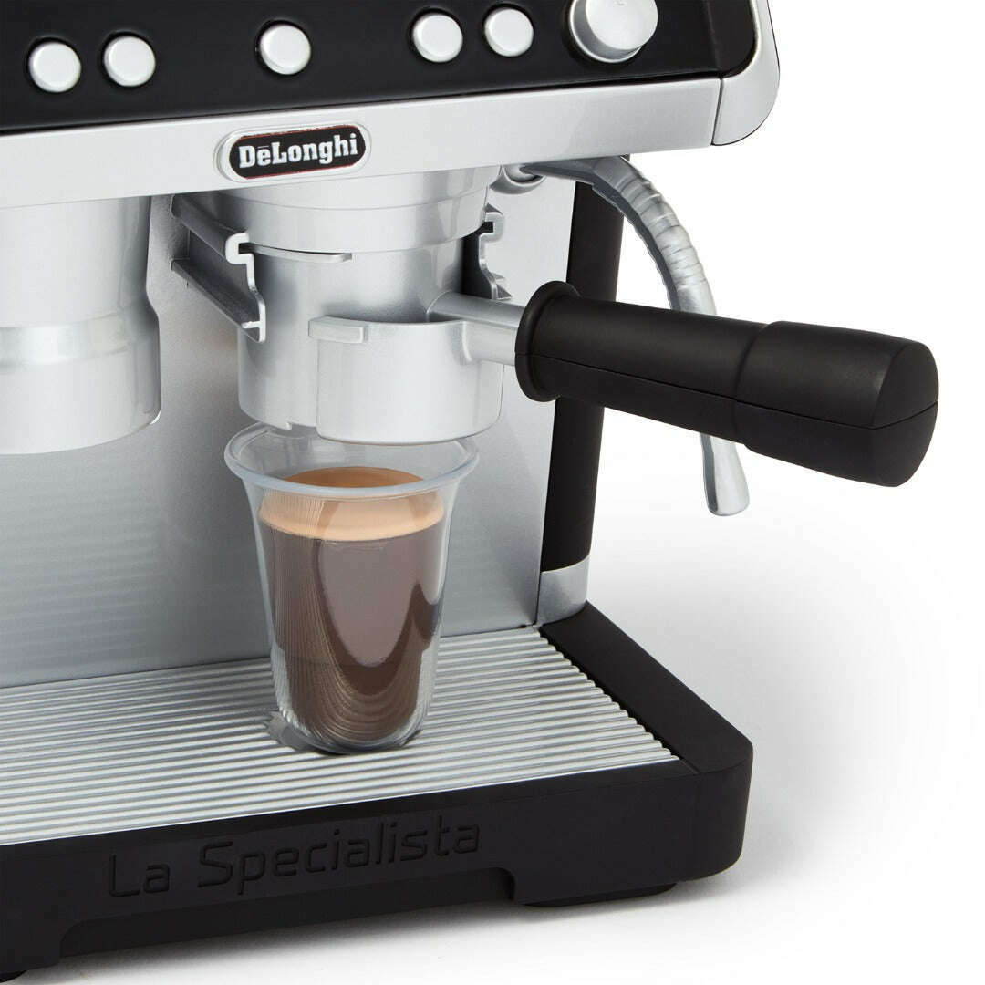 Toys N Tuck:Casdon DeLonghi Barista Coffee Machine,Casdon