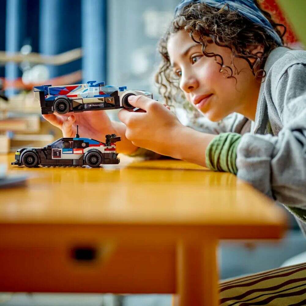 Lego 76922 Speed Champions BMW M4 GT3 BMW M Hybrid V8 Race Cars