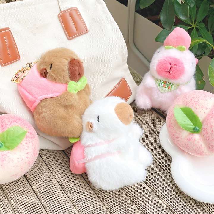 Toys N Tuck:Kenji Mima Fluffy Capybara Days Keyring,Kenji