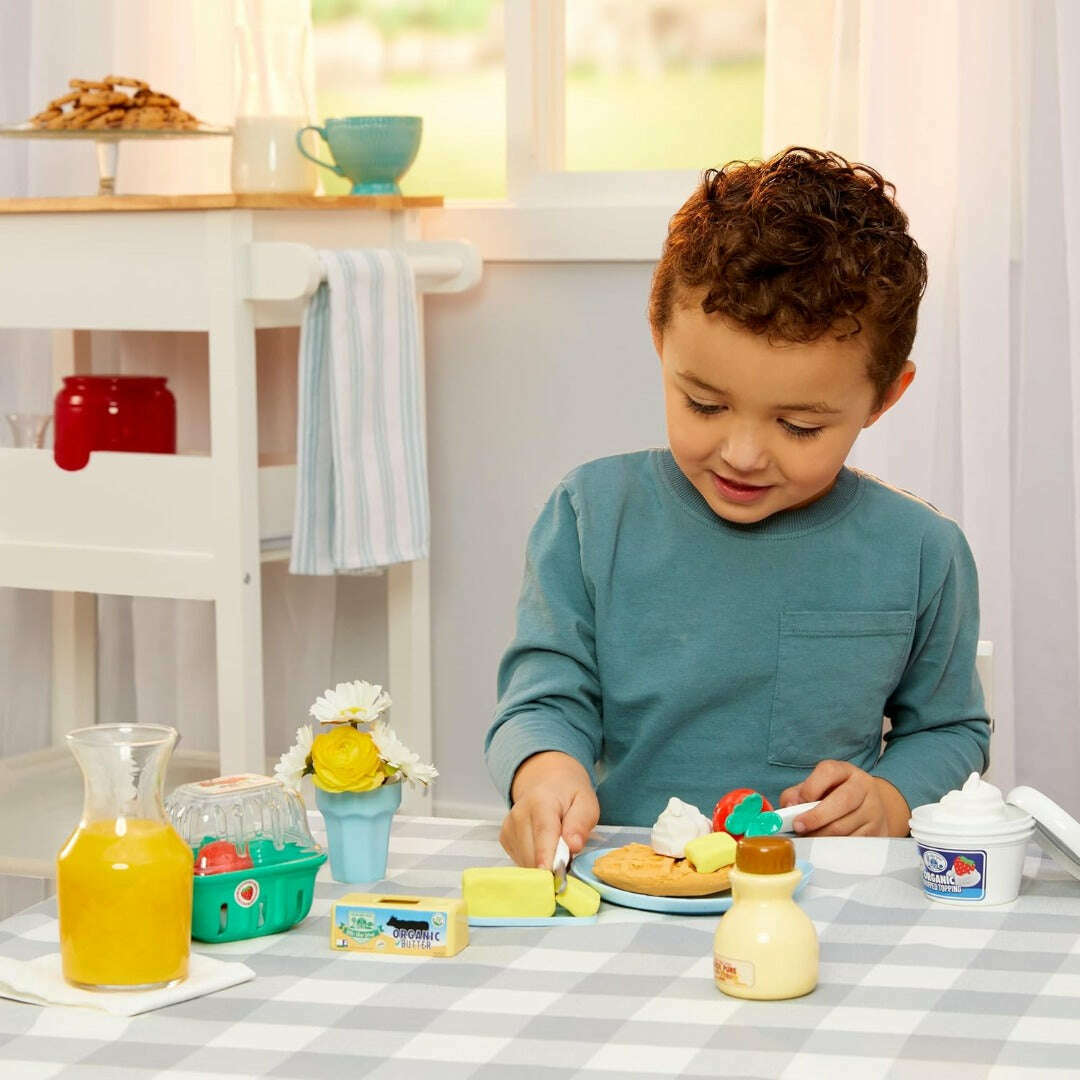 Toys N Tuck:Little Tikes Creative Chefs Waffle Kit,Little Tikes