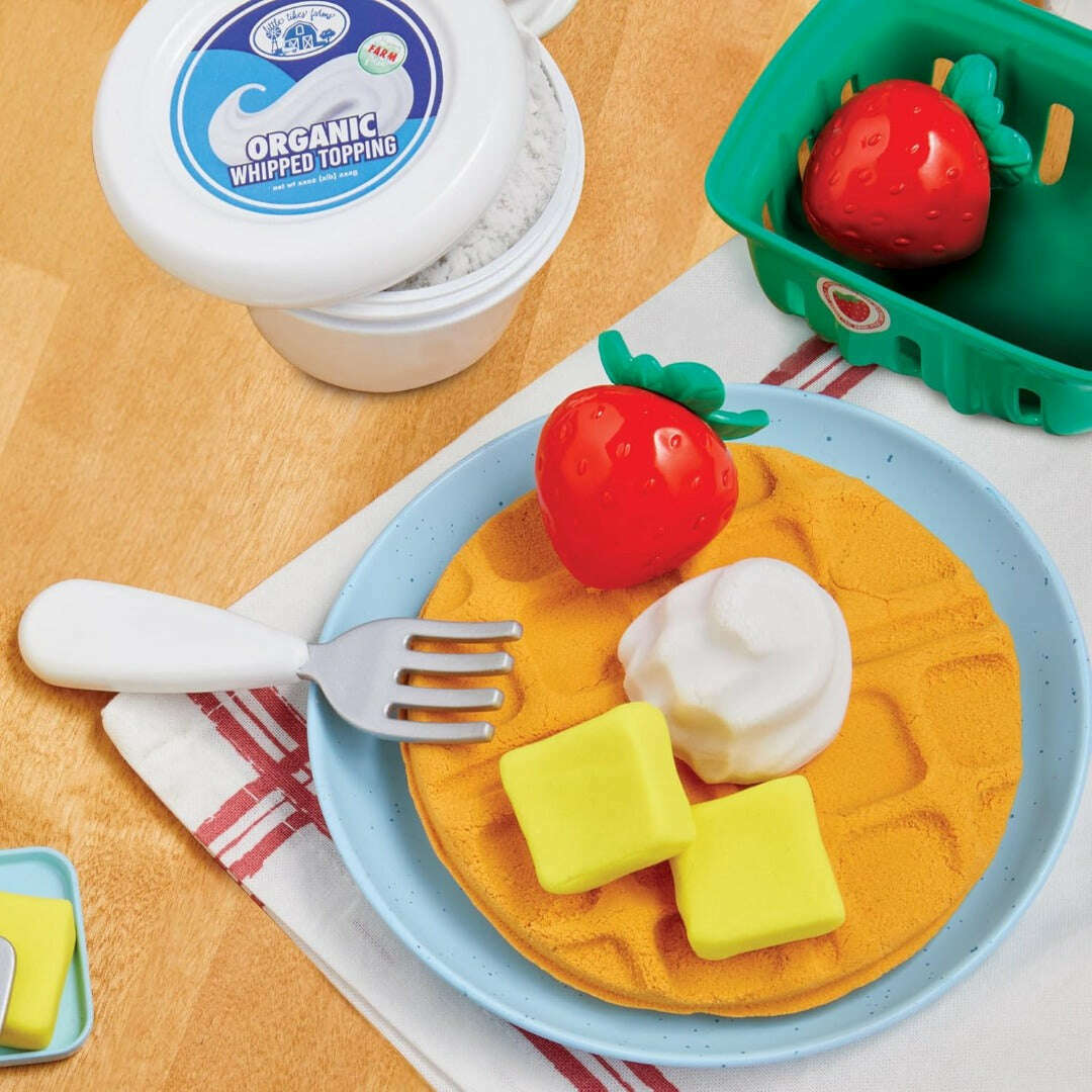 Toys N Tuck:Little Tikes Creative Chefs Waffle Kit,Little Tikes