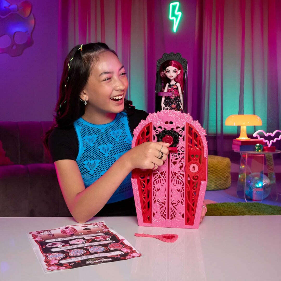 Toys N Tuck:Monster High Skulltimate Secrets Garden Mysteries Draculaura,Monster High