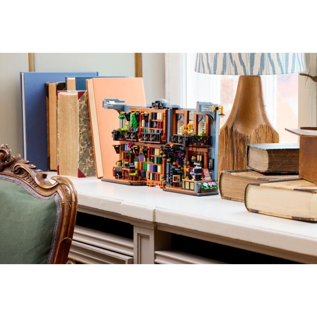 Lego Icons 11379 Bookshop: Book Nook