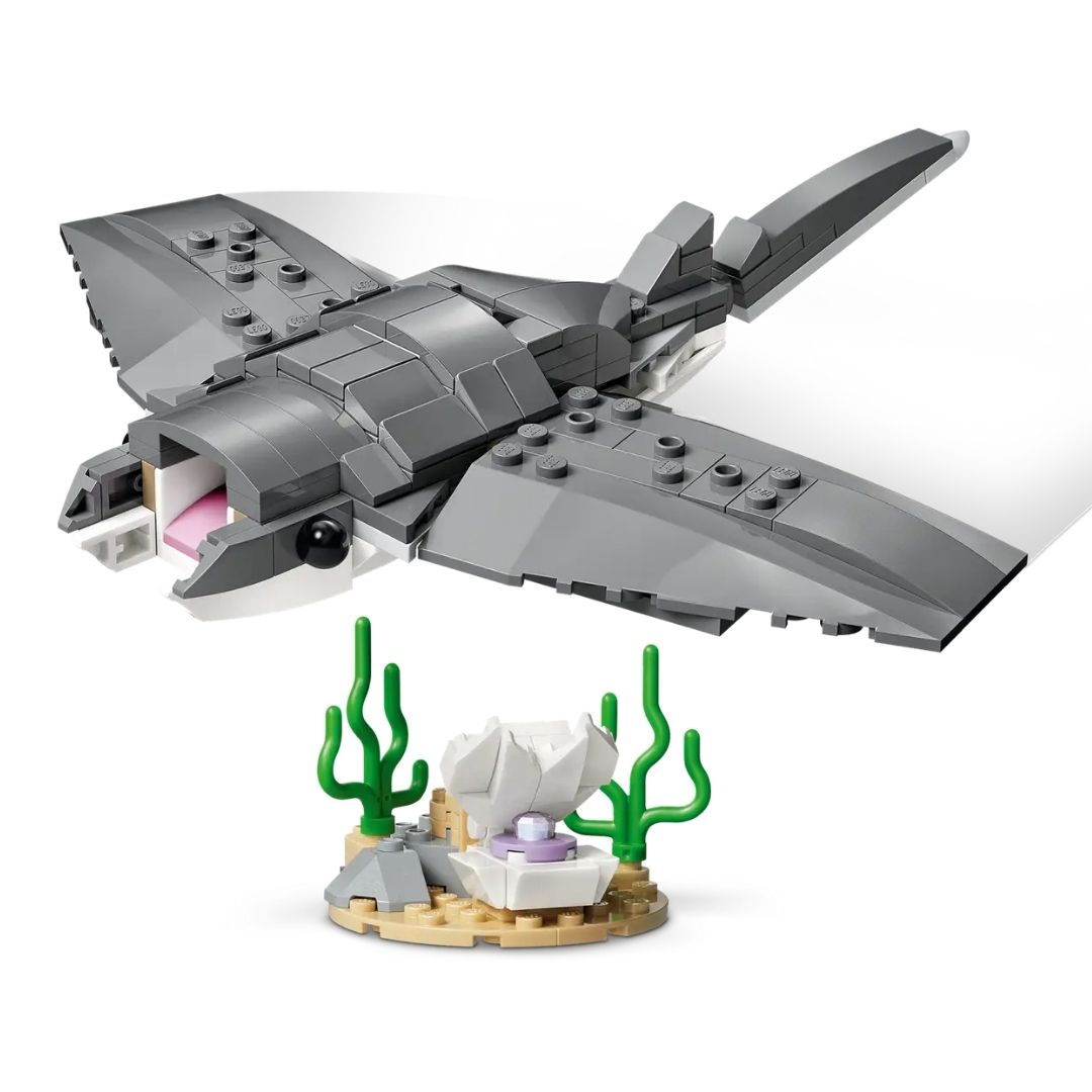 Lego 31381 Creator Fierce Shark with a Treasure Chest