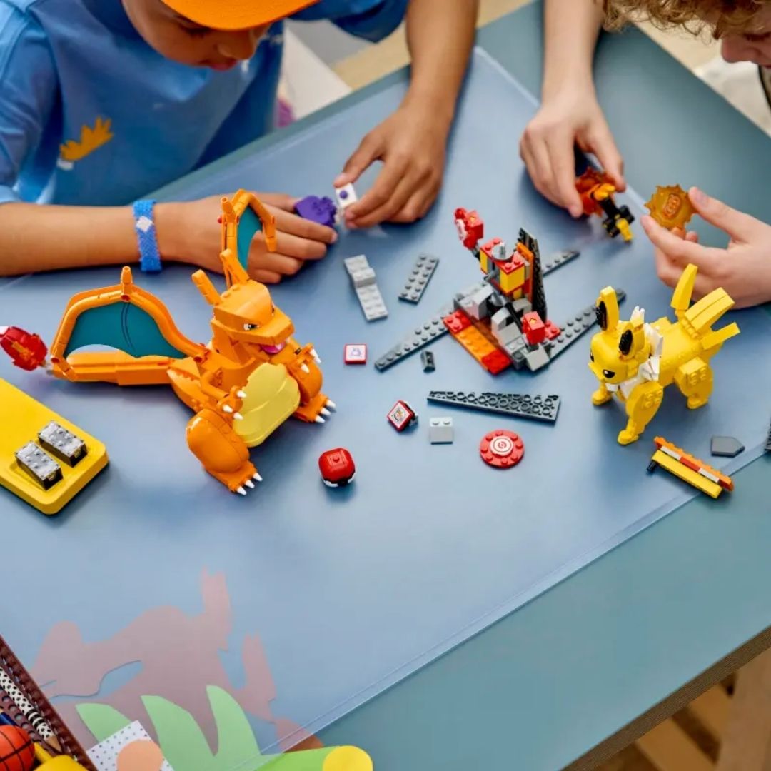 Lego 72167 Pokemon SMART Play Charizard vs. Jolteon Ultimate Battle