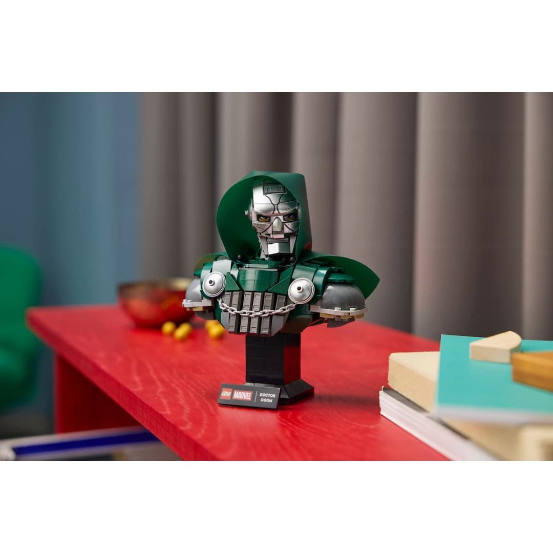 Lego 76345 Marvel Doctor Doom Bust