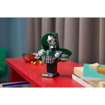 Lego 76345 Marvel Doctor Doom Bust