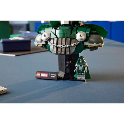 Lego 76345 Marvel Doctor Doom Bust