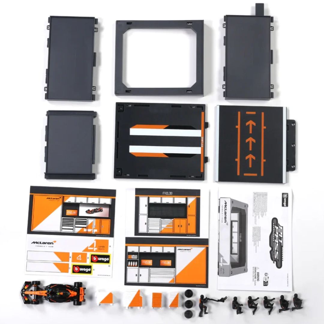 Bburago 1:43 McLaren MCL39 Lando Norris Pit Pass Diorama Playset